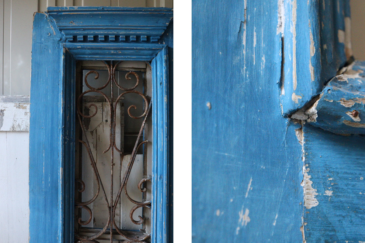 E121-1 フランスアンティーク アイアン装飾がはめ込まれたブルー